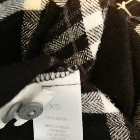 Westport 1962 Black and White Top - Picture 3 of 3